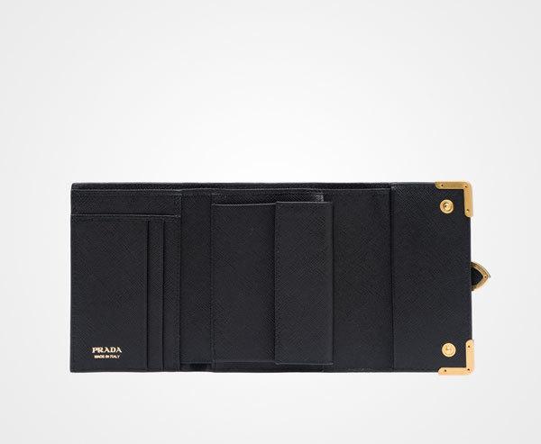 2017新作！プラダ 財布コピー Gold金具がポイント 二つ折りウォレット1MH840 2EJB F0002