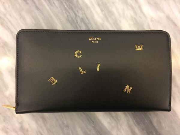 CELINE 長財布 ちりばめられているロゴがとても可愛いですよね セリーヌコピー