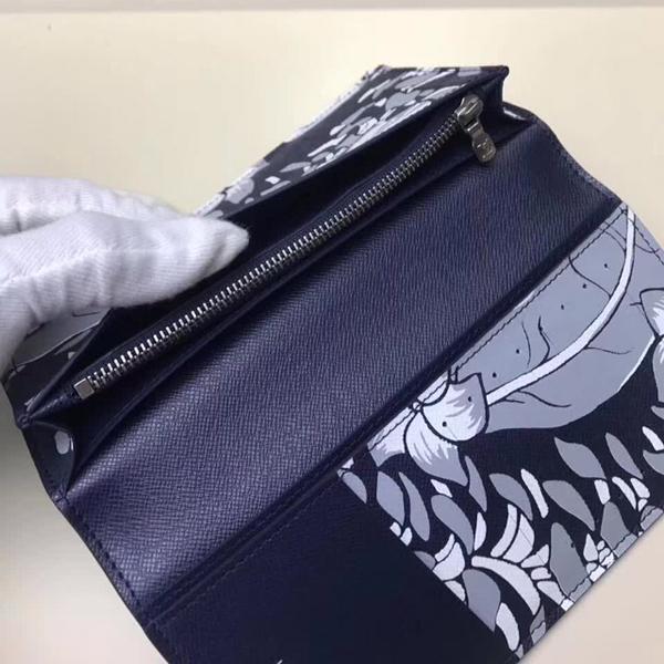 ルイヴィトン 財布コピー ポルトフォイユブラザ レザータイガ M30161 ジャケットポケットにも収納できるサイズです