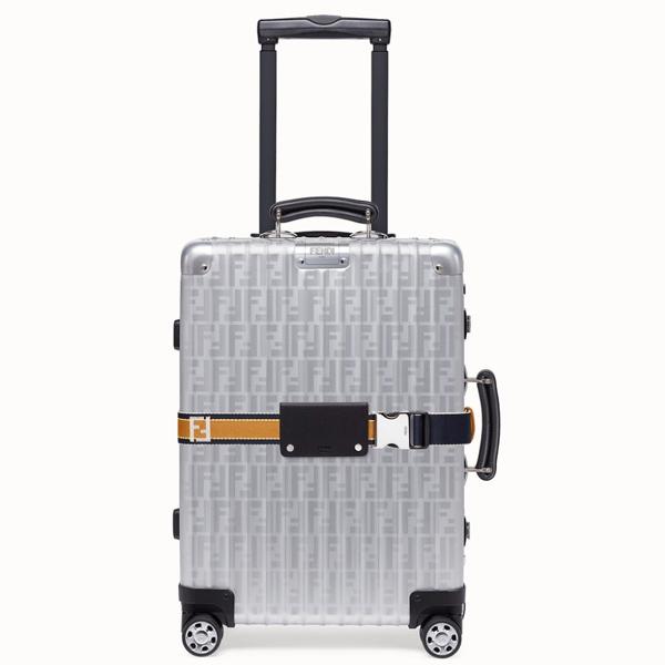 フェンディ リモワ コピー FENDI RIMOWA コラボスーツケース スーツケース アルミニウム製のクラシックラインに